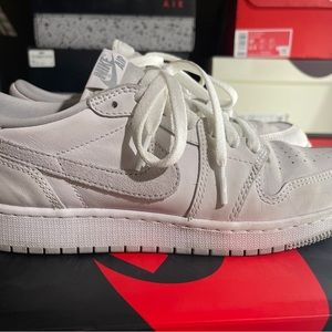 Air Jordan 1 Low OG (GS) CZ0858-100 Neutral Gray Size 7Y/8.5 Women’s Worn.